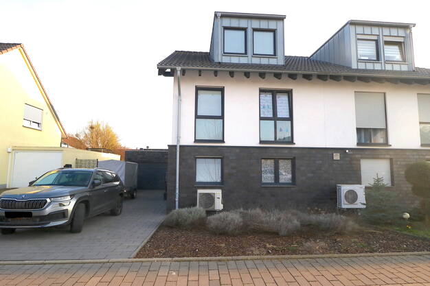 Doppelhaushälfte zum Kauf 735.000 € 5 Zimmer 161 m² 423 m² Grundstück frei ab sofort Hans-Diekmann-Str. 18 Hochneukirch Jüchen 41363