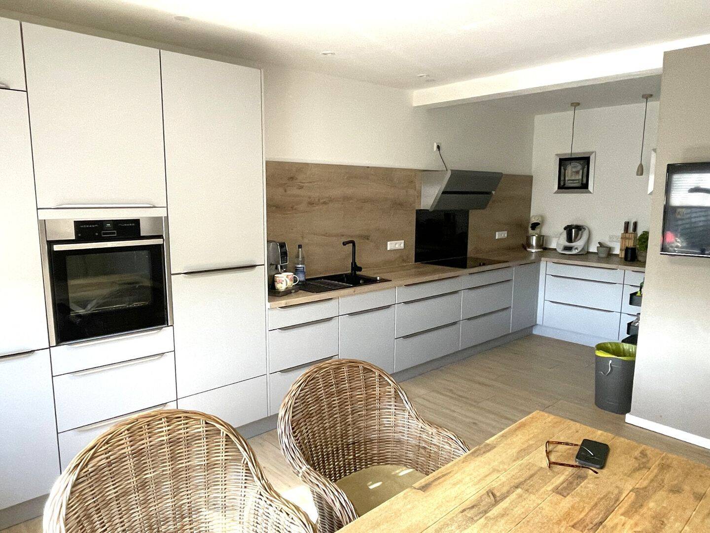 Immobilie in Westerstede - Zweifamilienhaus, Stallung & Nebengebäude - Attraktives Anwesen mit Entwicklungspotenzial! - Bild 3