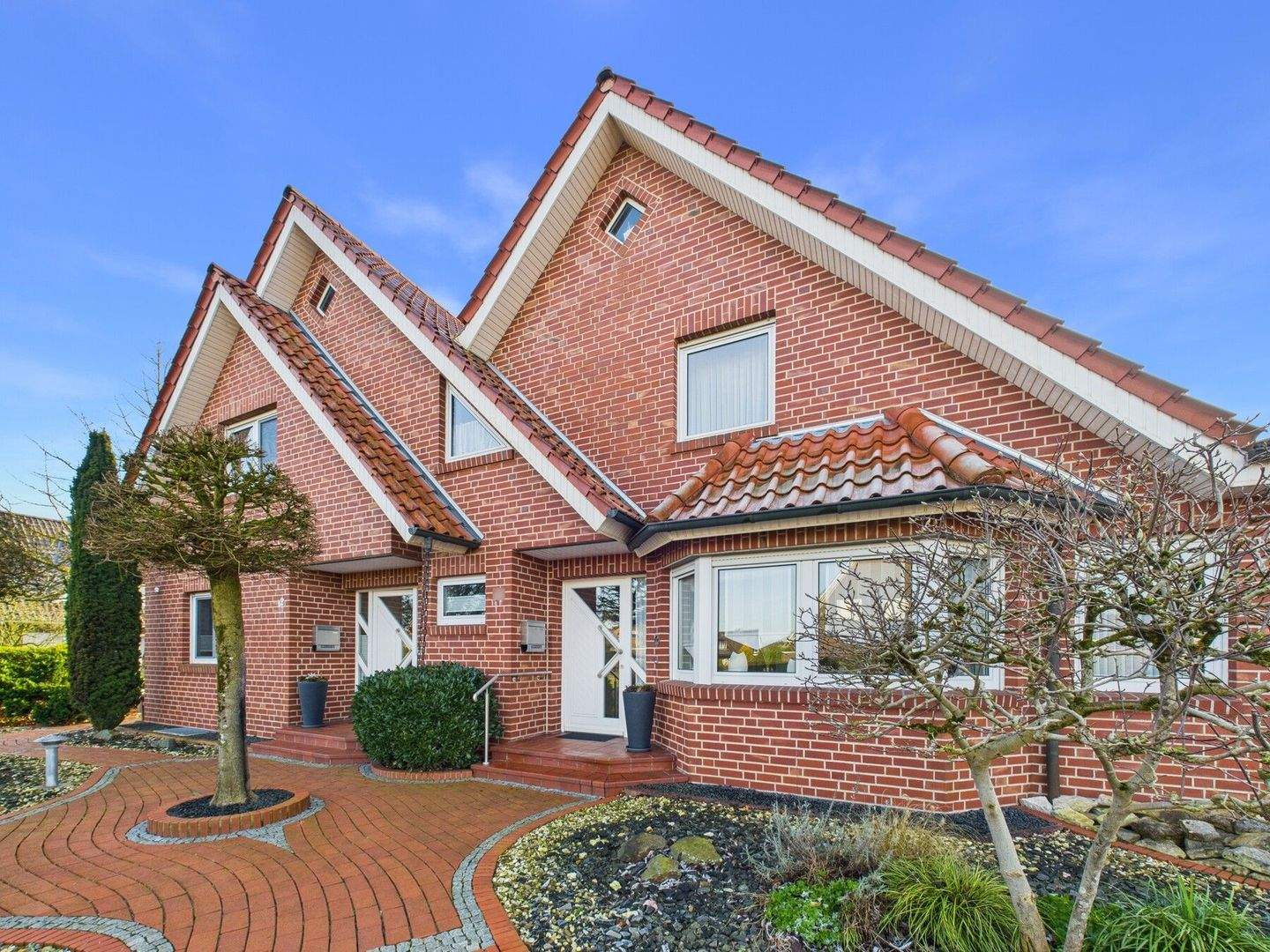 Immobilie in Haren (Ems) - Exklusives Objekt für Investoren-Mehrgenerationen oder Großfamilien-Echte Rarität in Haren: Zweifamilienhaus in ruhiger Toplage mit Wintergarten und T - Bild 1