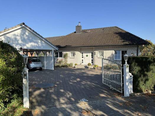 Haus zum Kauf 995.000 € 4 Zimmer 162 m² 1.069 m² Grundstück frei ab sofort Badendorf 23619