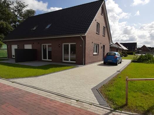 Doppelhaushälfte zur Miete 850 € 4 Zimmer 100 m² frei ab 01.09.2025 Blomberg 26487