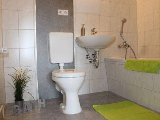 Wohnung zur Miete 416 € 4 Zimmer 80 m² 4. Geschoss Stadtbadstr. 59 Thalheim/Erzgebirge 09380