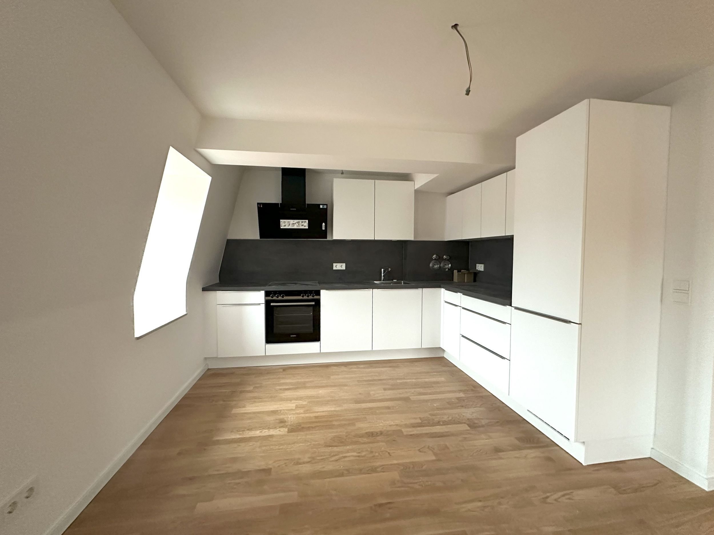 Wohnung zur Miete 1.400 € 3 Zimmer 89,7 m²<br/>Wohnfläche 3.<br/>Geschoss 01.02.2025<br/>Verfügbarkeit Panzerleite Bamberg 96049