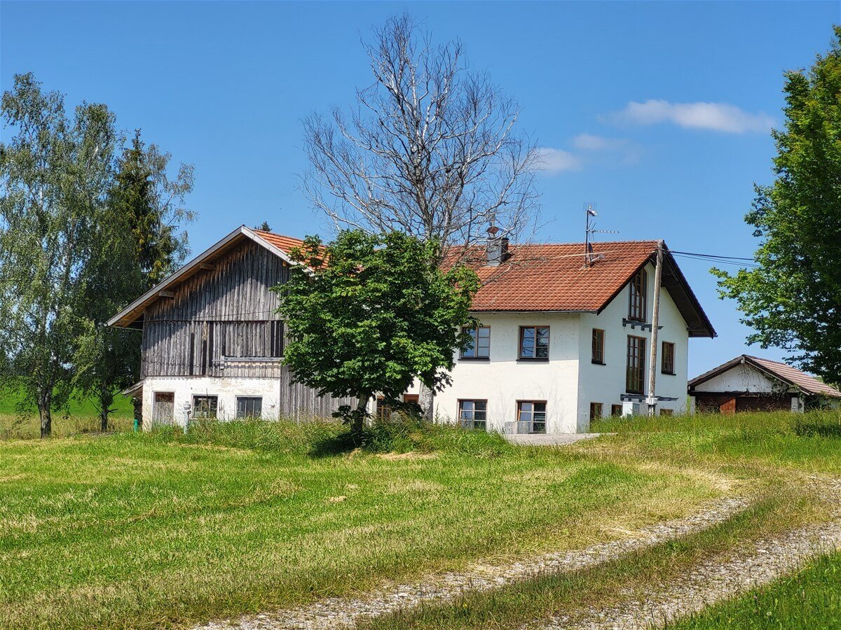 Bauernhaus zum Kauf 1.790.000 € 8 Zimmer 290 m²<br/>Wohnfläche 67.930 m²<br/>Grundstück Hinterholz Bernbeuren 86975