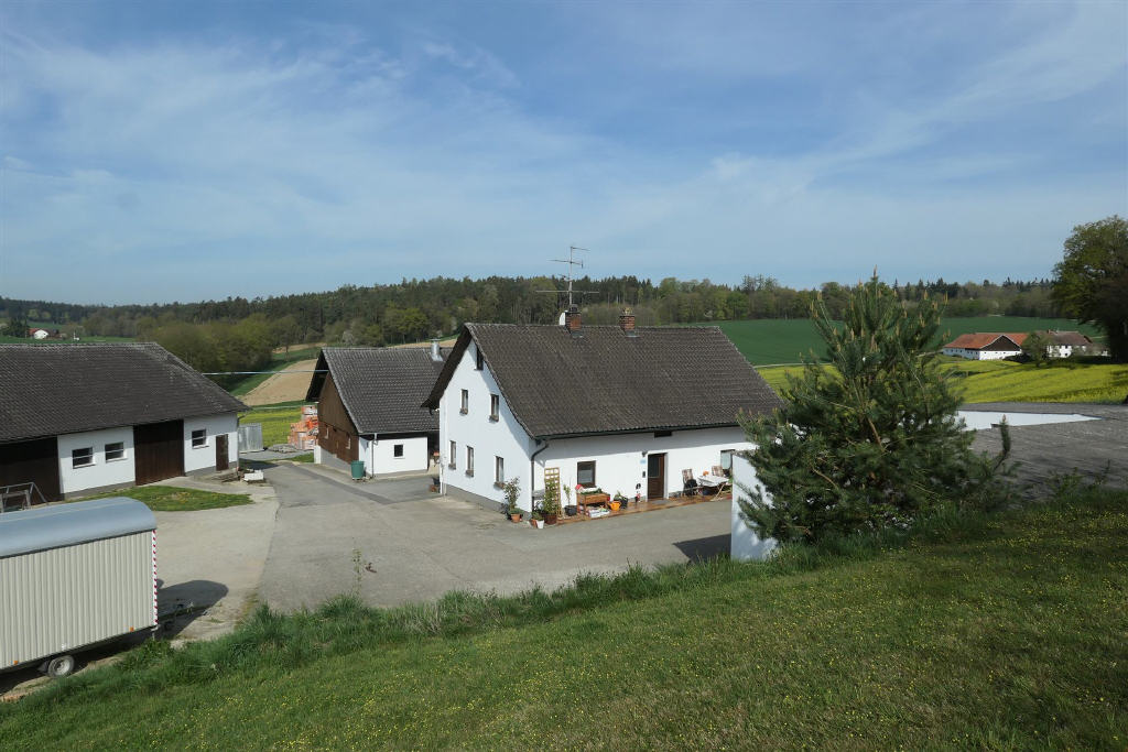 Einfamilienhaus zum Kauf 850.000 € 8 Zimmer 175 m²<br/>Wohnfläche 5.684 m²<br/>Grundstück Lernbeutel Ergoldsbach-Zieglhub 84061