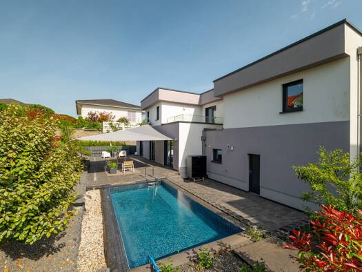 Villa zum Kauf provisionsfrei 1.100.000 € 11 Zimmer 370 m² 894 m² Grundstück Wincheringen 54457