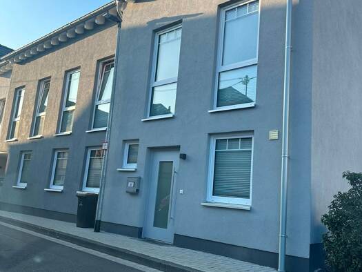Reihenhaus zur Miete 1.570 € 5 Zimmer 119 m² 95 m² Grundstück frei ab sofort Bahnhofstraße 12 Meindorf Sankt Augustin 53757