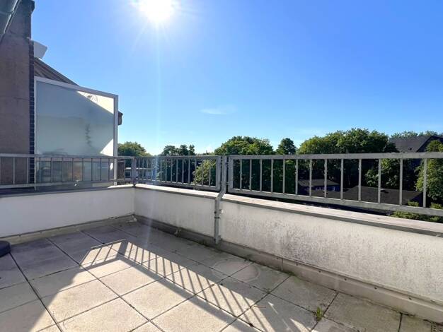 Wohnung zur Miete 300 € 2 Zimmer 61,5 m² Dachgeschoss, 4. Geschoss Duisburg 47167