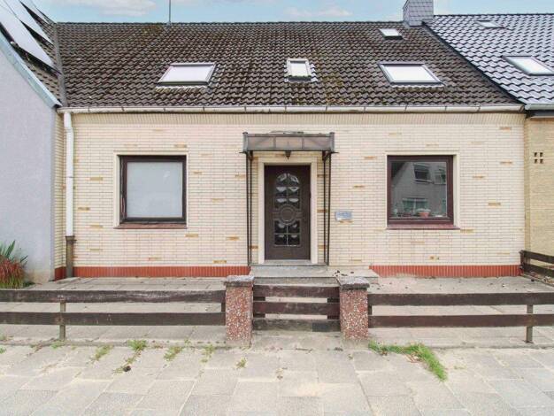 Reihenmittelhaus zum Kauf 135.000 € 5 Zimmer 118 m² 454 m² Grundstück frei ab 01.07.2026 Geestemünde Bremerhaven 27570