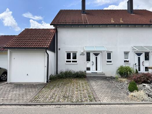 Doppelhaushälfte zur Miete 1.200 € 4,5 Zimmer 139,3 m² 265 m² Grundstück frei ab 01.09.2026 Martin-Luther-Straße 64 Crailsheim Crailsheim 74564