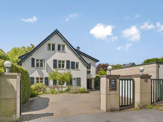 Villa zum Kauf 1.290.000 € 9 Zimmer 326 m² 1.047 m² Grundstück Haan 42781