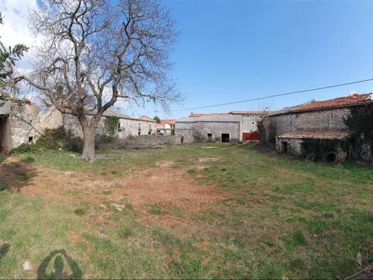 Haus zum Kauf 235.000 € 10 Zimmer 300 m² Barban