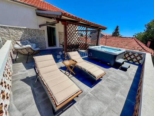 Wohnung zum Kauf 440.000 € 2 Zimmer 56 m² 1. Geschoss Kolovare, Zadar Jazine - Bili brig