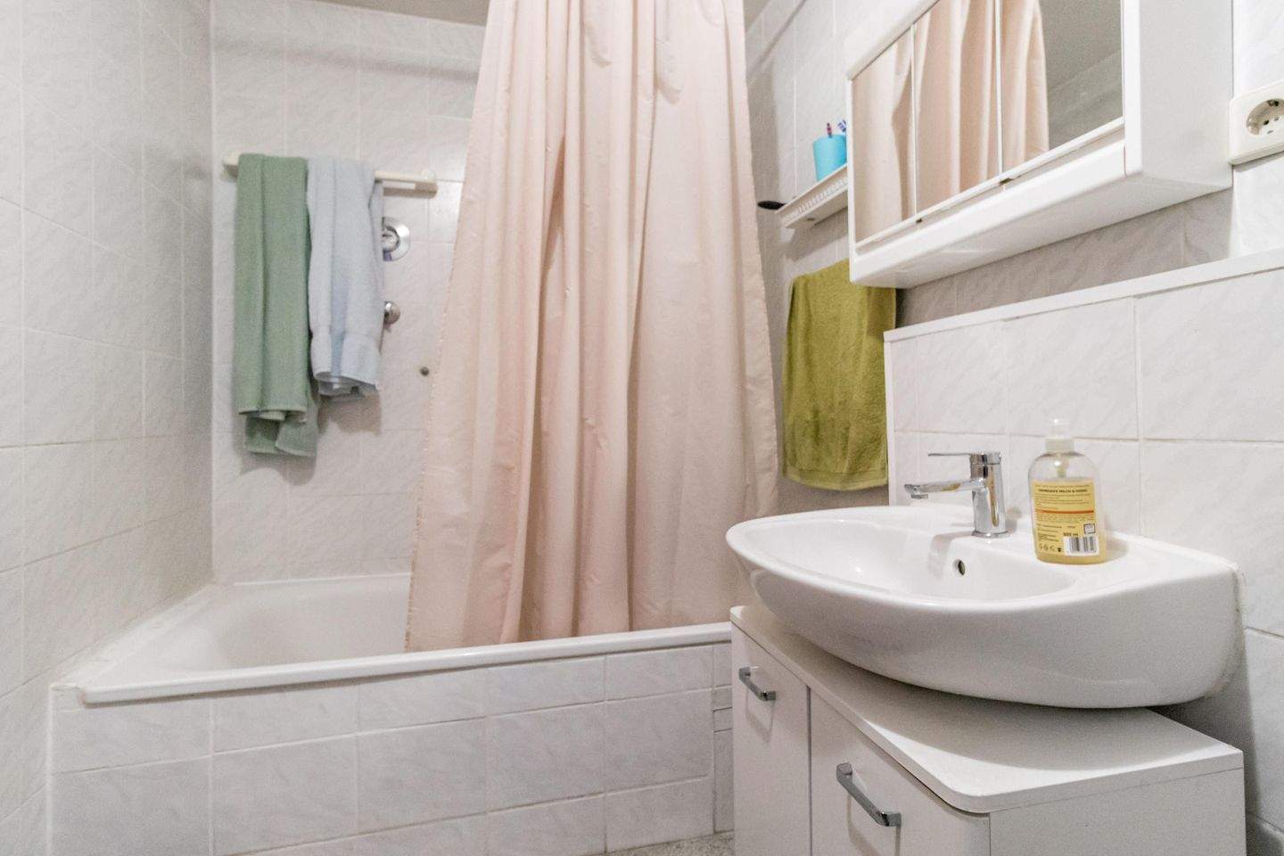 Immobilie in Esslingen am Neckar - Attraktives Mehrfamilienhaus mit stabiler Rendite und Entwicklungspotenzial - Bild 2