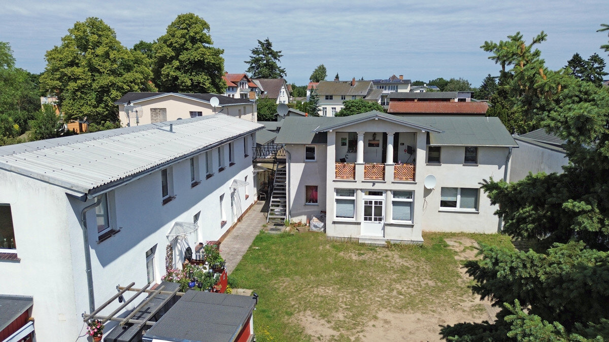 Mehrfamilienhaus zum Kauf 450.000 € 16 Zimmer 279 m²<br/>Wohnfläche 1.557 m²<br/>Grundstück Neuhof Heringsdorf 17424