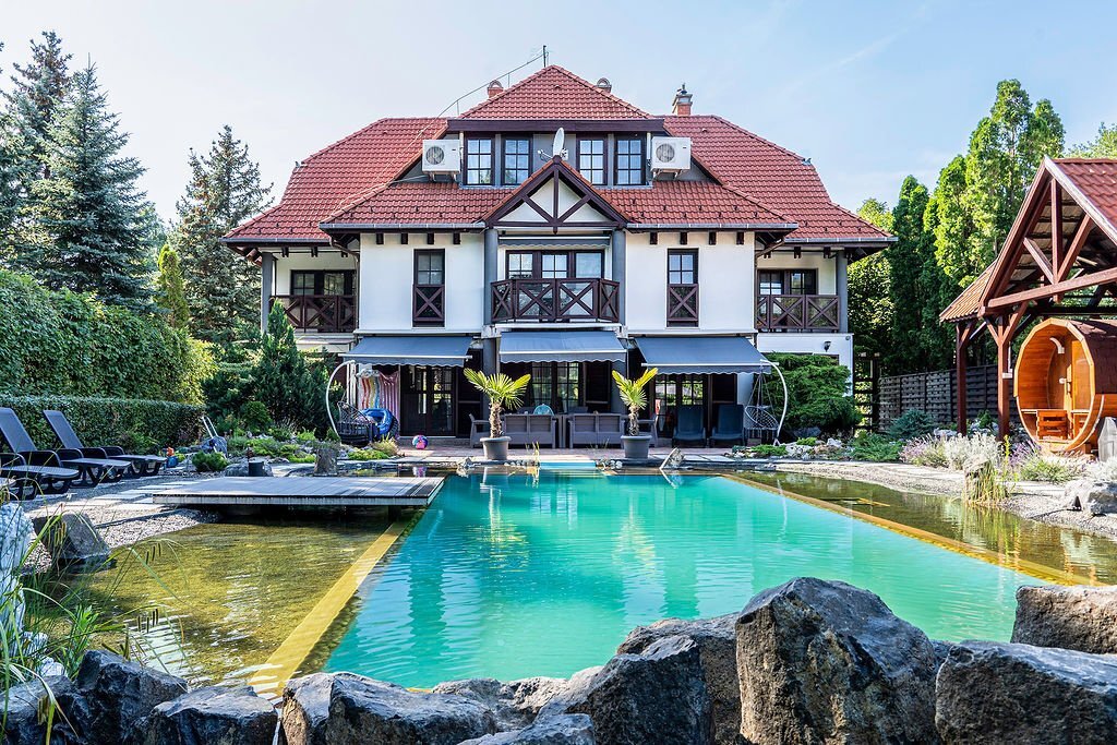 Mehrfamilienhaus zum Kauf provisionsfrei 572.000 € 15 Zimmer 354 m²<br/>Wohnfläche 957 m²<br/>Grundstück Balatonföldvár