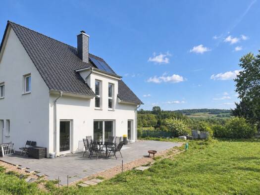 Einfamilienhaus zum Kauf 379.000 € 5 Zimmer 134 m² 2.348 m² Grundstück Amelgatzen Emmerthal 31860