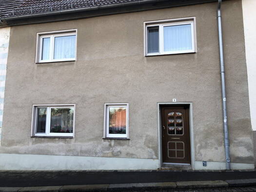 Reihenmittelhaus zum Kauf provisionsfrei 35.000 € 8 Zimmer 110 m² 350 m² Grundstück Leisnig 04703