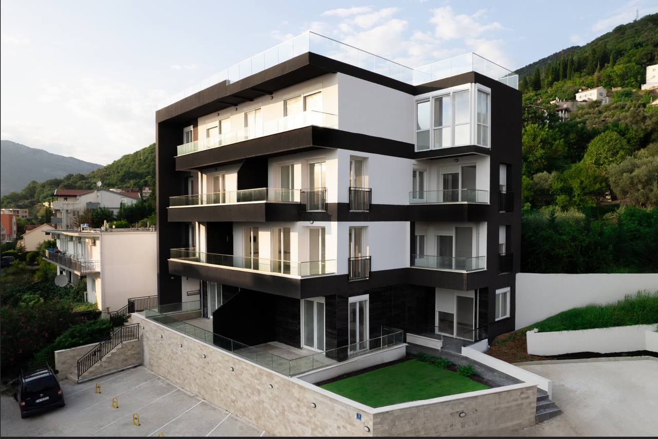 Wohnung zum Kauf 180.000 € 1 Zimmer 77 m²<br/>Wohnfläche Tivat