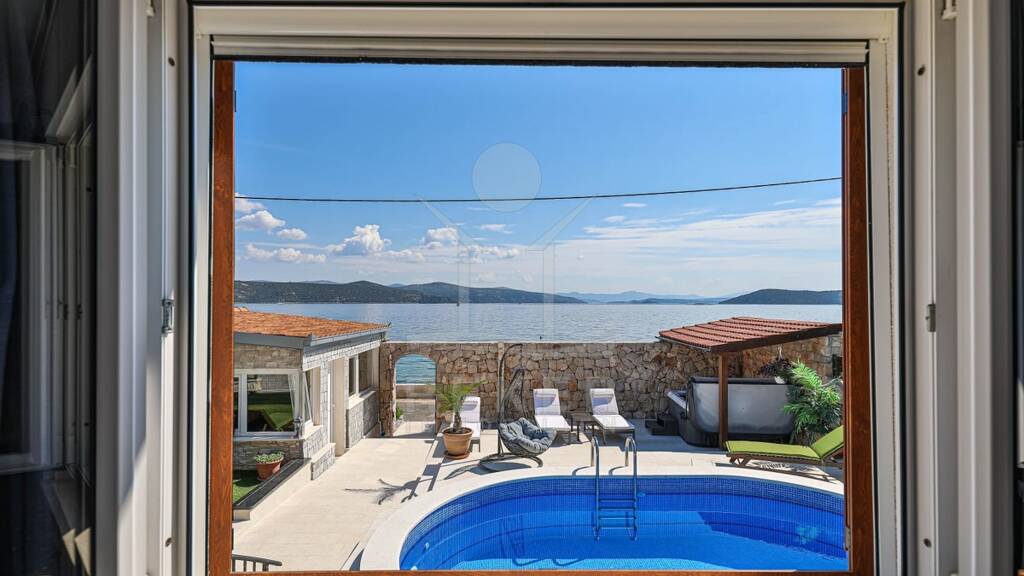 Villa zum Kauf 1.100.000 € 9 Zimmer 252 m² 483 m² Grundstück Trogir