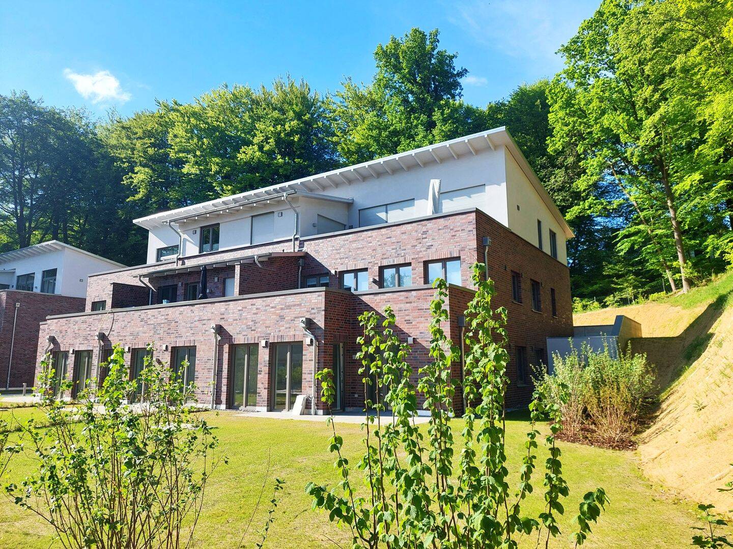 Property thumbnail 2