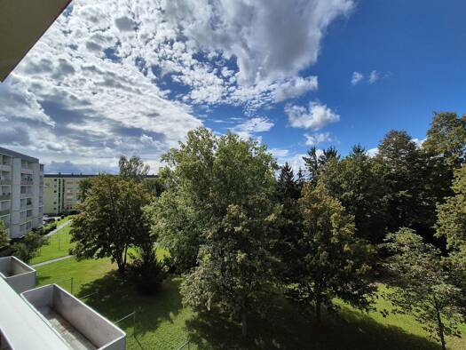 Wohnung zur Miete 305 € 3 Zimmer 56,3 m² 4. Geschoss frei ab sofort Südstraße 28 Hohenstein-Ernstthal 09337