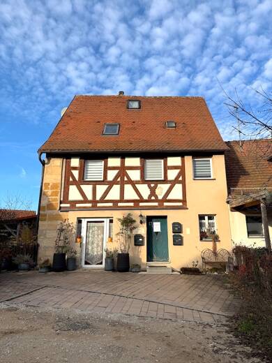 Haus zum Kauf provisionsfrei 475.000 € 8 Zimmer 180 m² Schulstraße Heuchling Lauf an der Pegnitz 91207