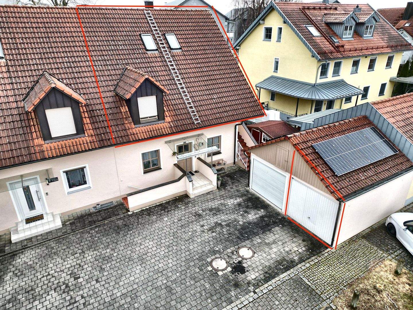 Immobilie in Kösching - Wohnen mit Hausgefühl – 4-Zimmer-Wohnung im DG mit separatem Eingang - Bild 1