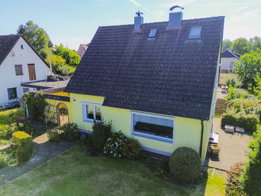 Mehrfamilienhaus zum Kauf 449.000 € 8 Zimmer 135 m² 1.111 m² Grundstück Grossburgwedelerstr. 21 Kleinburgwedel Burgwedel / Kleinburgwedel 30938