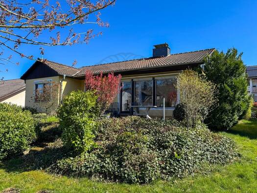 Bungalow zum Kauf 399.000 € 4 Zimmer 107 m² 609 m² Grundstück Niederseelbach Niedernhausen 65527