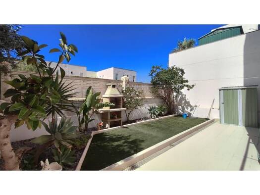 Wohnung zur Miete 750 € 3 Zimmer 93 m² EG Almeria 04131
