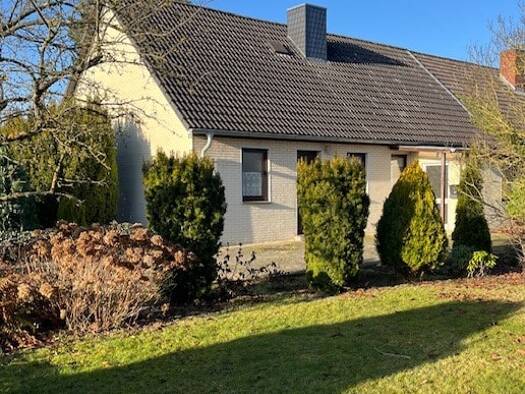 Doppelhaushälfte zum Kauf 219.000 € 6 Zimmer 105 m² 689 m² Grundstück frei ab sofort Mörse Wolfsburg 38442