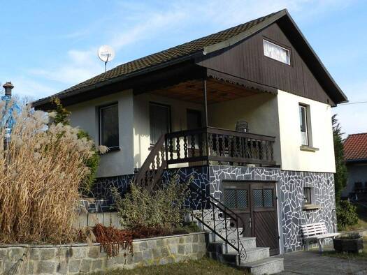 Haus zum Kauf 45.000 € 2,5 Zimmer 40 m² 599 m² Grundstück frei ab sofort Am Tauschwitzer Bach 27 Saalfeld Saalfeld/Saale 07318