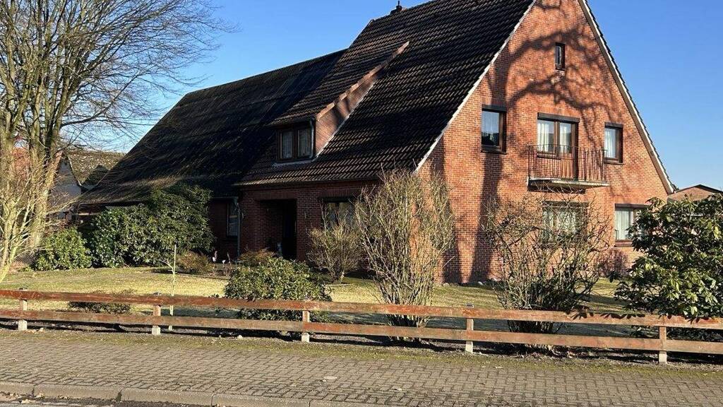 Haus zum Kauf 299.000 € 8 Zimmer 180 m² 3.014 m² Grundstück Rhade 27404