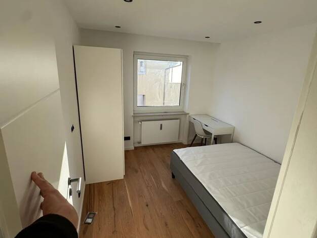 Wohnung zur Miete 710 € 4 Zimmer 9 m² Pachemstraße 9 Berg am Laim München 81673
