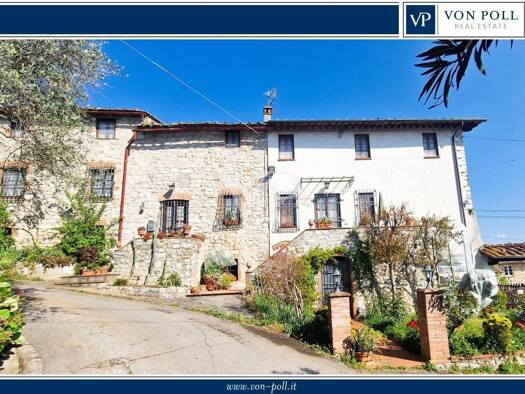 Einfamilienhaus zum Kauf 450.000 € 6 Zimmer 300 m² 15.000 m² Grundstück Via di Formentale Lucca 55100