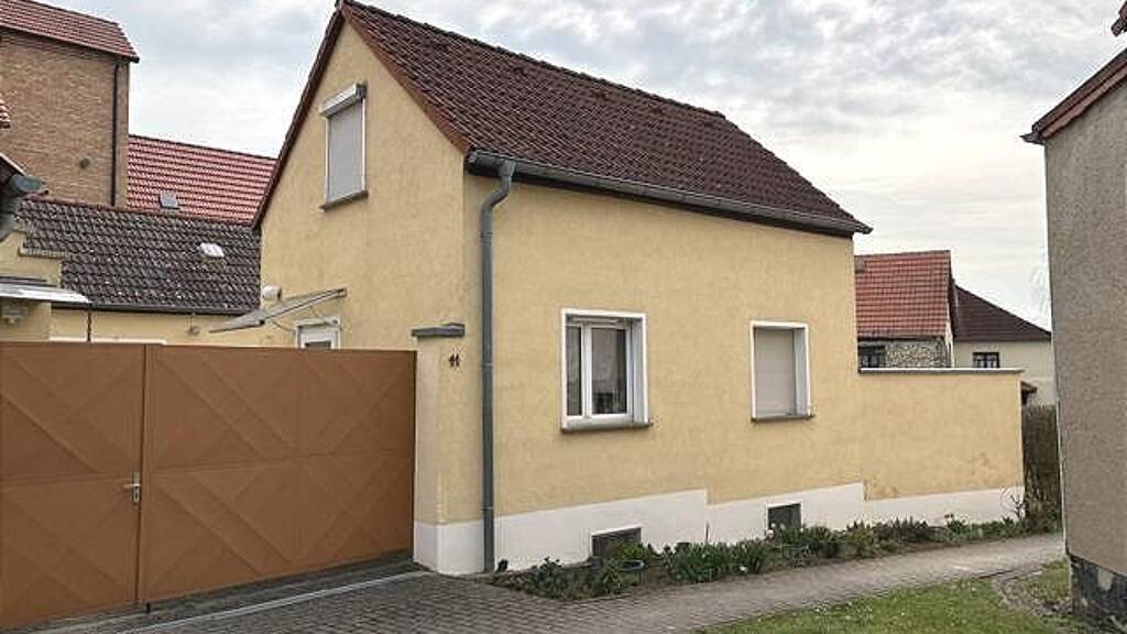 Einfamilienhaus zum Kauf 80.000 € 3 Zimmer 80 m² 335 m² Grundstück Nemsdorf-Göhrendorf 06268
