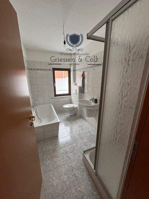 Immobilie in Gotha - Leerstehendes kleines 3 FH zum Eigennutz, Vermietung oder FEWO mit Garage & Stellplätzen - Bild 4