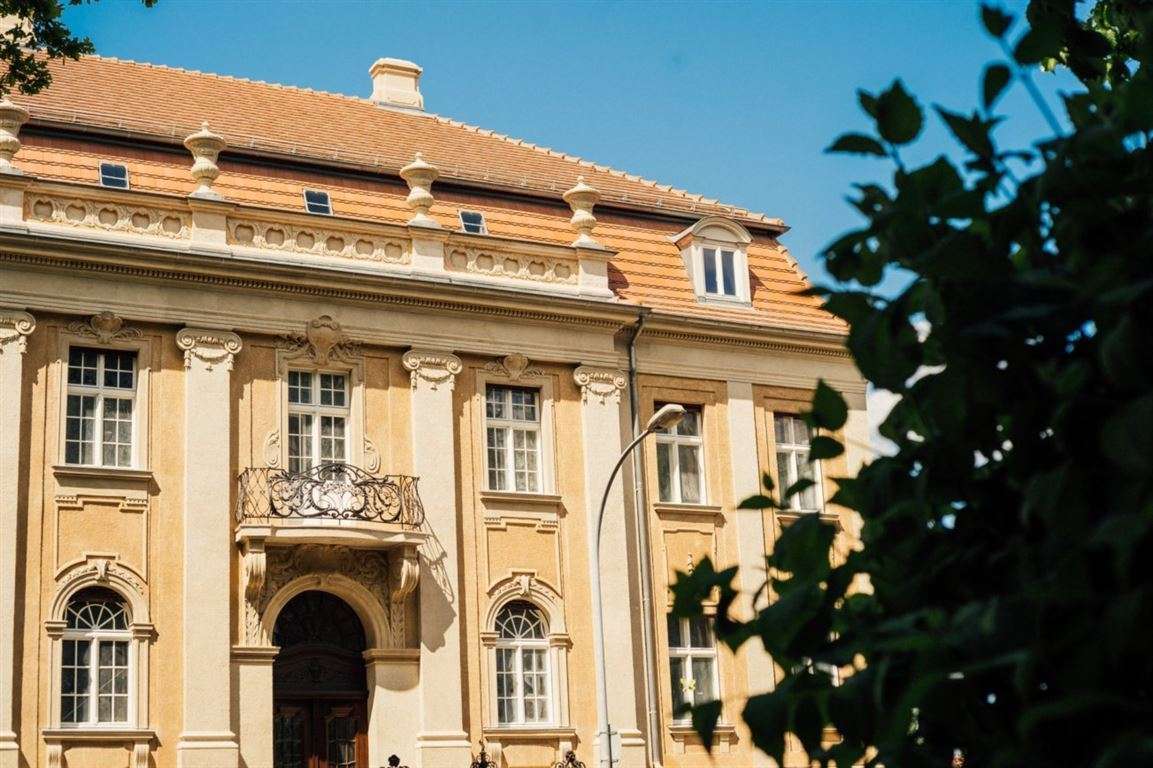 Wohnung zur Miete 1.300 € 3 Zimmer 115 m²<br/>Wohnfläche EG<br/>Geschoss 01.11.2024<br/>Verfügbarkeit Heinrich Heine Straße 9 Neuruppin Neuruppin 16816