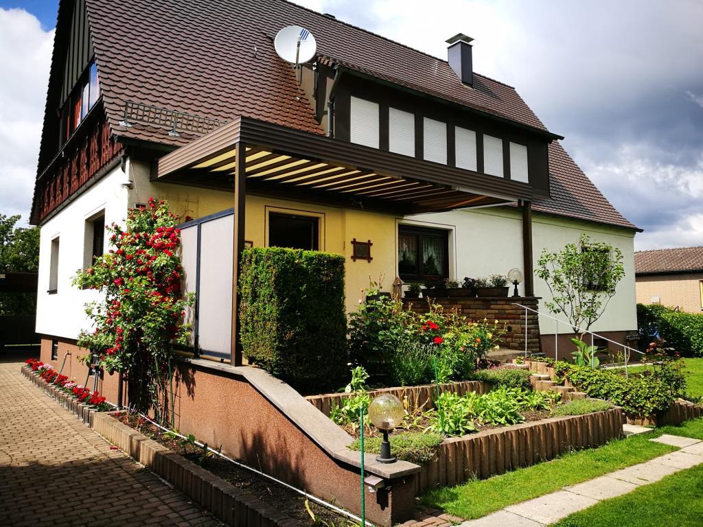 Einfamilienhaus zum Kauf 698.000 € 8 Zimmer 160 m²<br/>Wohnfläche 746 m²<br/>Grundstück Altenfurt - Moorenbrunn Nürnberg 90475