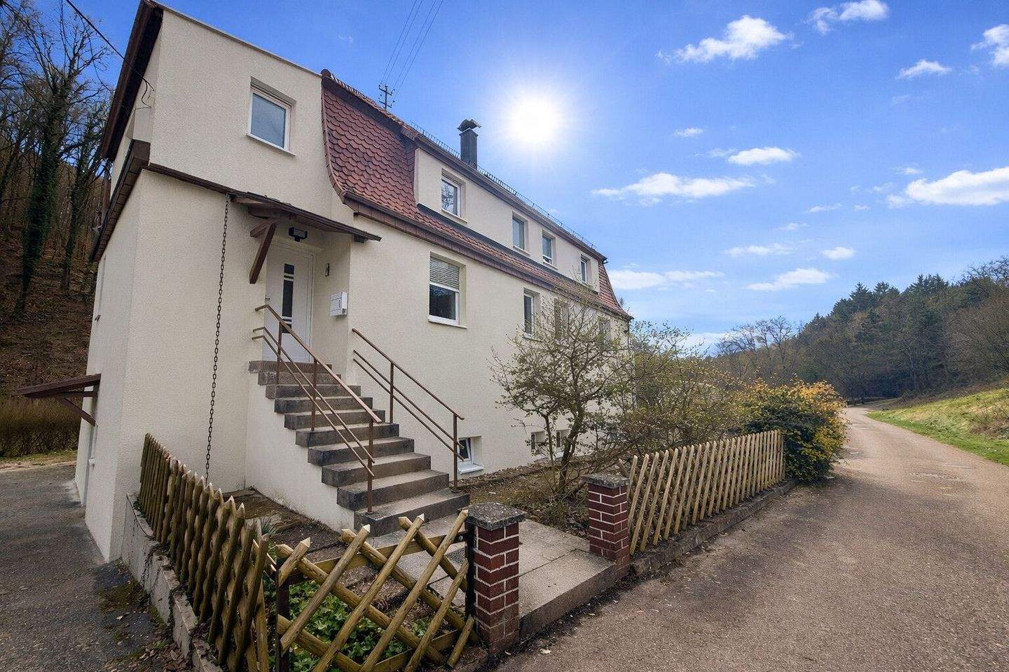 Immobilie in Zweiflingen - Kernsaniertes Zweifamilienhaus mit Einliegerwohnung in Orendelsall! - Bild 1