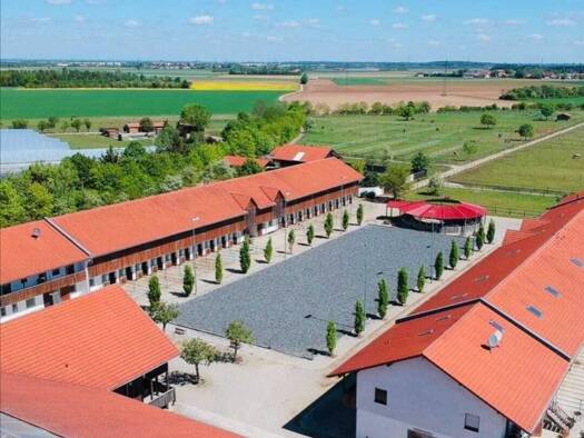 Reiterhof zur Miete 12.000 € 80.000 m² Grundstück Johann-Sebastian-Bach-Straße 50 Vaterstetten 85591