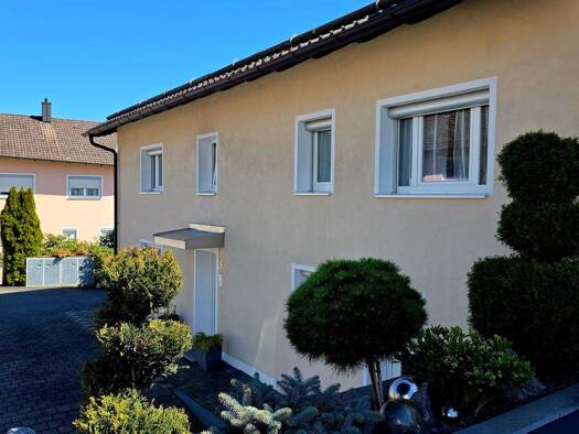 Wohnung zur Miete 420 € 2 Zimmer 51 m² Geschoss 1/1 frei ab 15.05.2026 August-Schmieder-Straße Steinach 94377