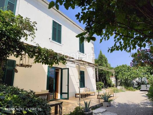 Haus zum Kauf 4 Zimmer 140 m² Silo, Dobrinj Dobrinj