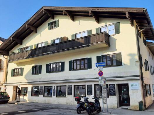 Mehrfamilienhaus zum Kauf als Kapitalanlage geeignet 1.150.000 € 12 Zimmer 298 m² 145 m² Grundstück Miesbach 83714