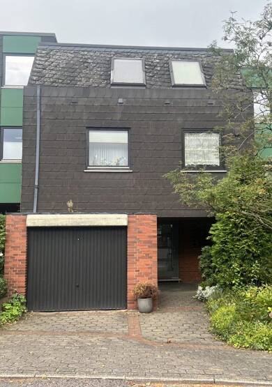 Reihenhaus zur Miete 1.200 € 6 Zimmer 145 m² 185 m² Grundstück frei ab 14.07.2025 Detmold - Kernstadt Detmold 32756