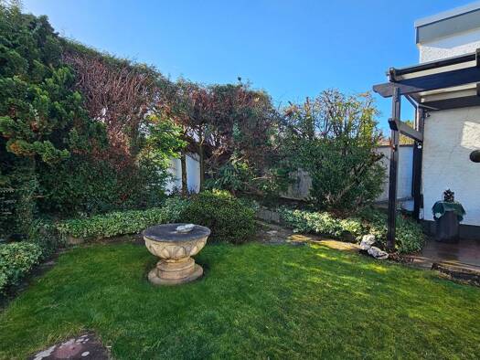 Reihenhaus zur Miete 2.600 € 6 Zimmer 130 m² 346 m² Grundstück frei ab 01.07.2026 Ippendorf Bonn 53127