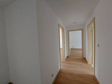 Wohnung zur Miete 385 € 3 Zimmer 64,2 m² Dachgeschoss, 3. Geschoss frei ab 01.08.2025 Seehäuser Weg 99 Oschersleben Oschersleben 39387