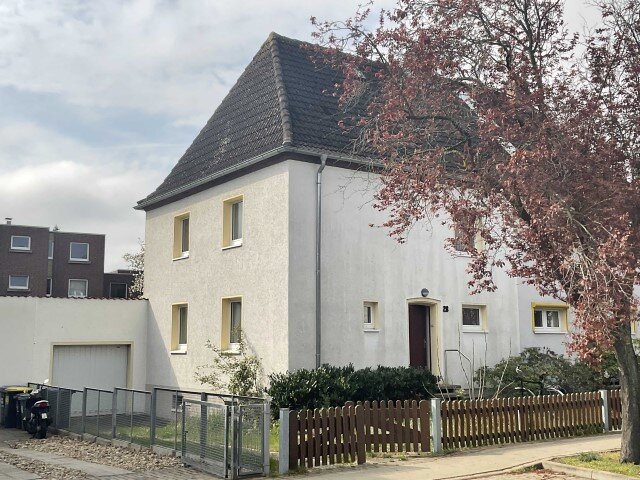 Haus zum Kauf provisionsfrei 170.000 € 5 Zimmer 163 m²<br/>Wohnfläche 474 m²<br/>Grundstück Donnerburgweg Siegfriedviertel Braunschweig 38106