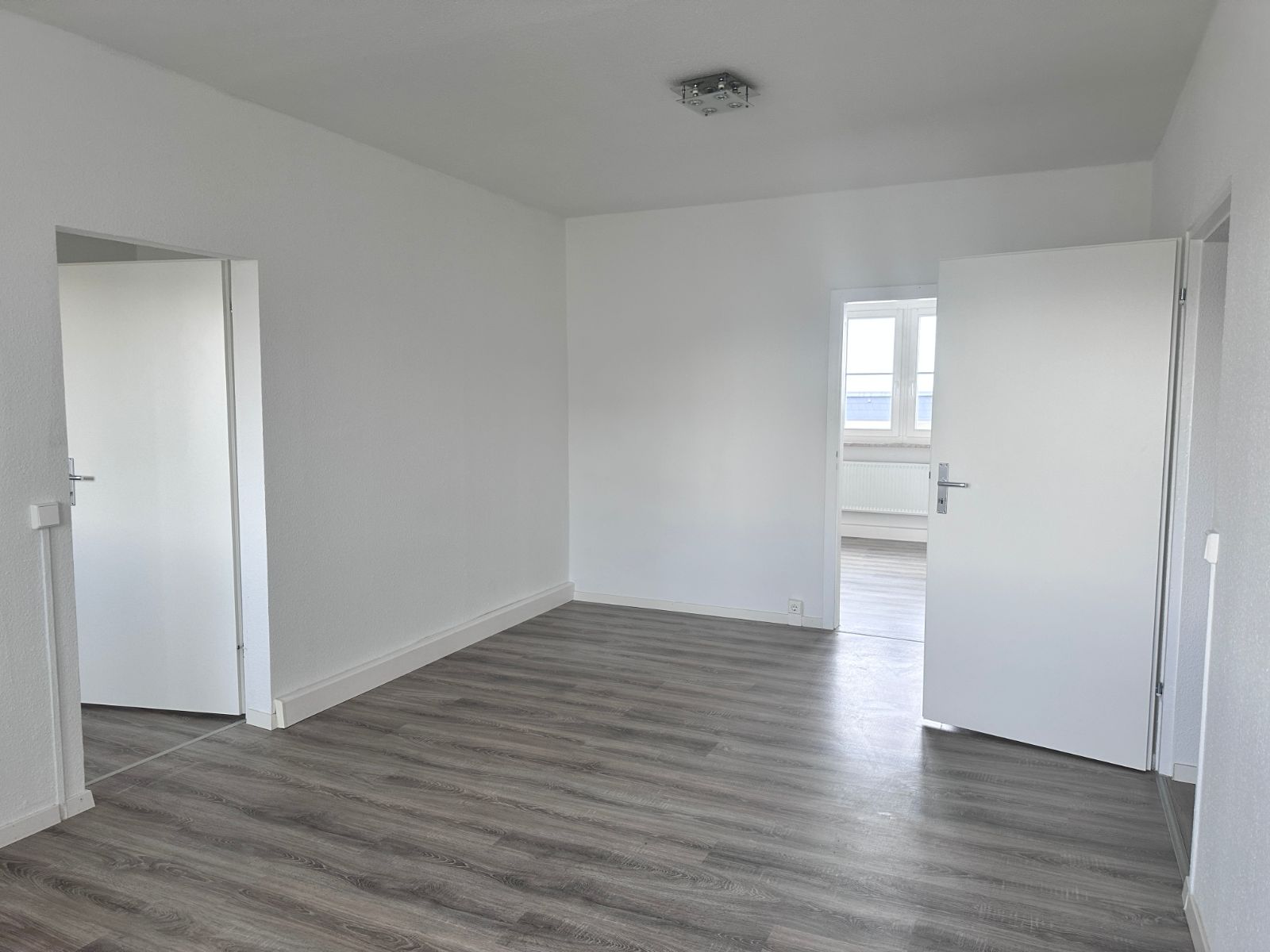 Wohnung zur Miete 305 € 6 Zimmer 56,2 m²<br/>Wohnfläche 4.<br/>Geschoss Am Sohr 69 Schöneck Schöneck 08261